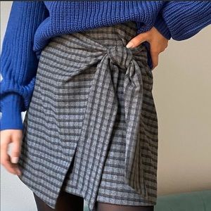 Wilfred mini check skirt, front knot